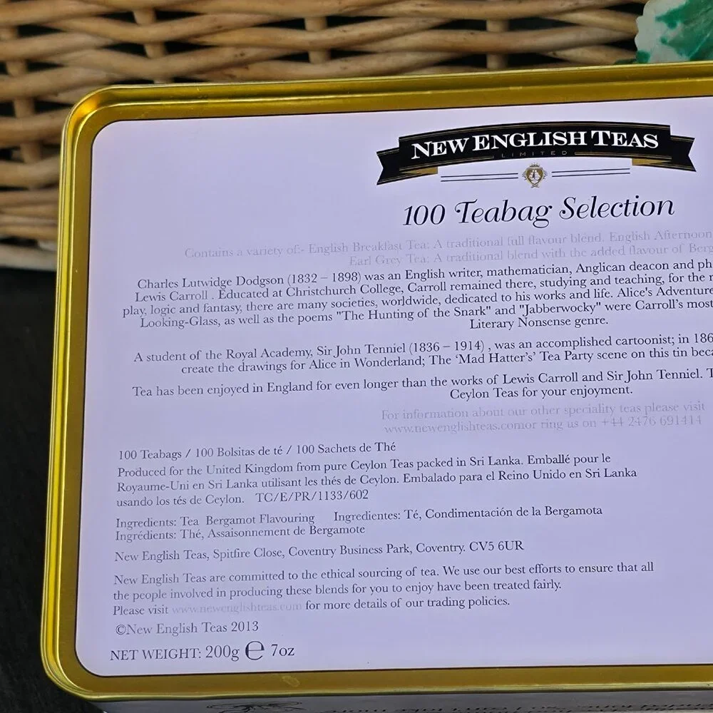 Alice Adventures in Wonderland empty metal tin - Picture 12 of 12